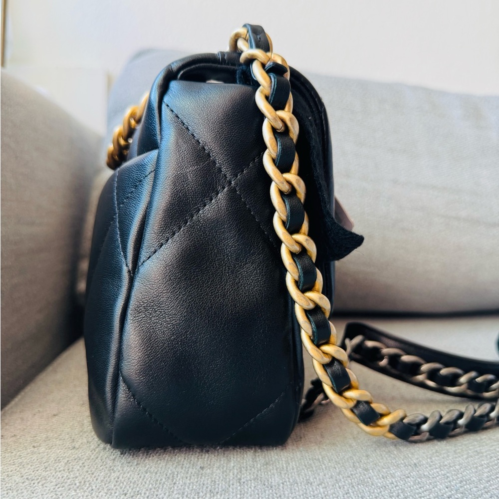NEW- Chanel Black Quilted Leather Bag with tag - Picture 9 of 17
